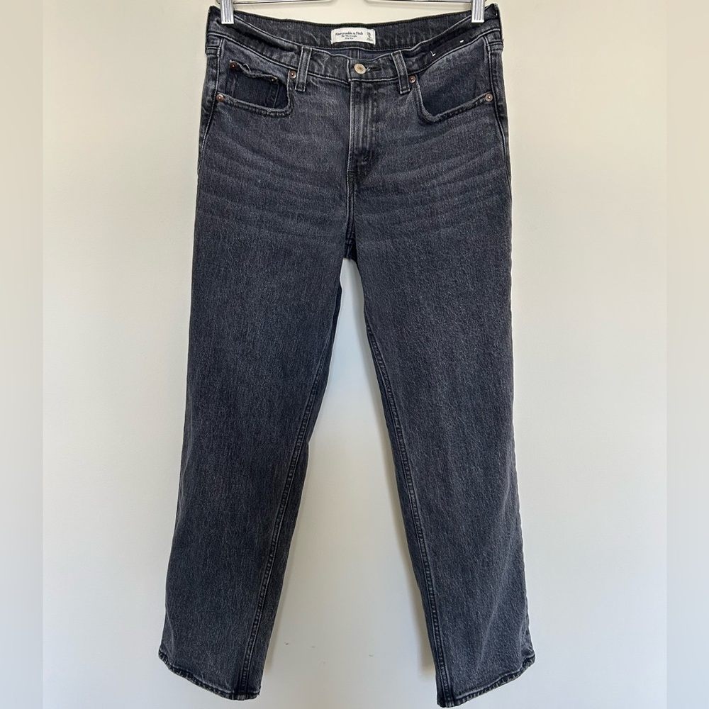 Abercrombie & Fitch The 90’s Straight Mid Rise Jeans Size 28/6S Gray Wash‎